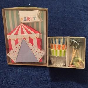 NIB Party Invitations & Cupcake wrappers w/toppers
